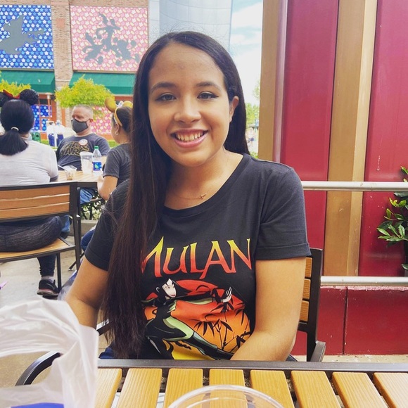 Meet your Posher, Graciela - Picture 1 of 1